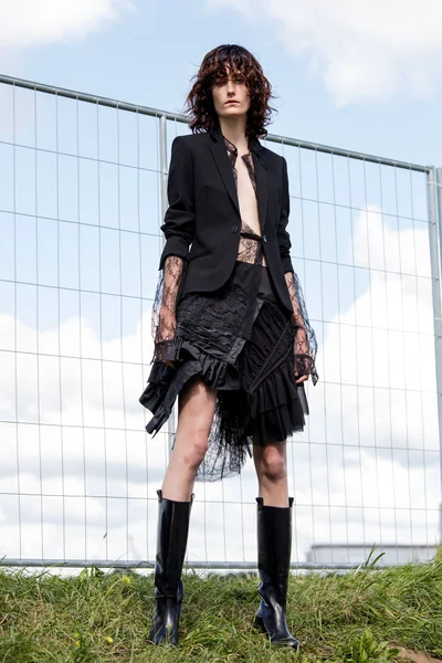 Look 13